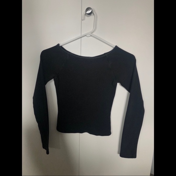 Black cropped long sleeve from Garage - Picture 1 of 1